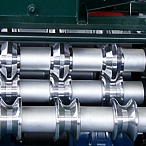 roof-panel-curving-machine